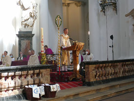 Diakonenweihe im Fuldaer Dom (Foto: Karl-Franz Thiede)